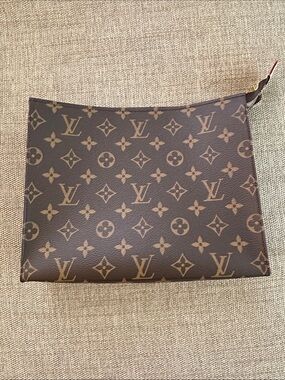 Louis Vuitton Monogram Canvas Toiletry Pouch Clutch Bag Box & Dust Bag Included